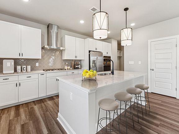 3rd image of 305 Jeter Grove Rd