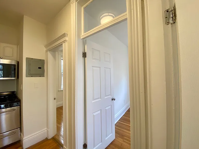 12 Camelot Ct #15R — Photo 25