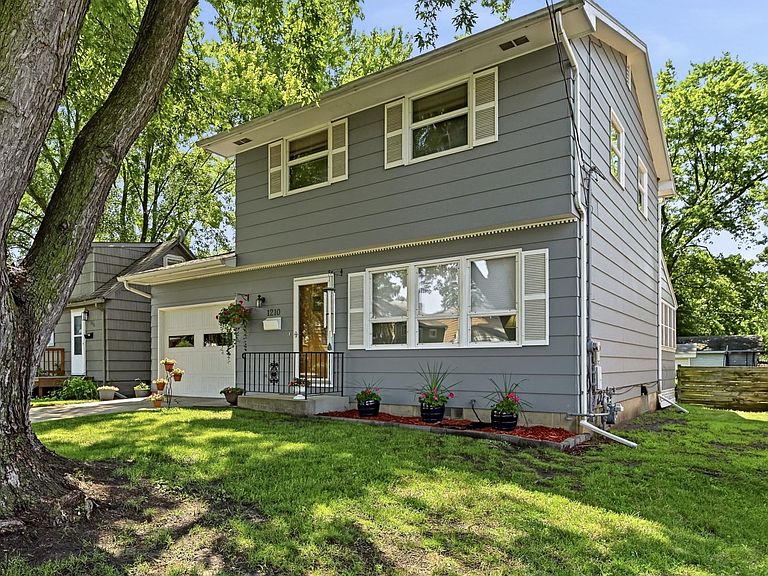 Listing photo 2