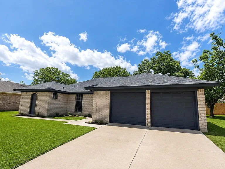 509 Southern Oaks Dr — Photo 1