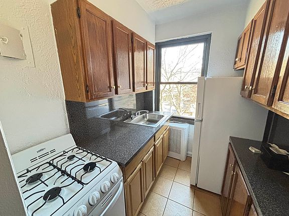 2nd image of 4499 Henry Hudson Pkwy W Unit 4J