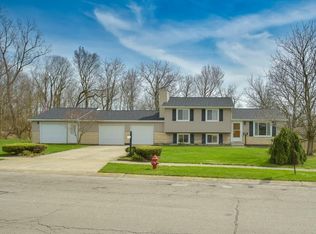 601 Parkwood Dr, Bellefontaine, OH 43311