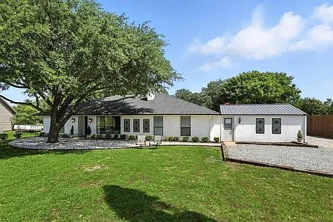 4 bed, 2100 sqft, $3,500 — Photo 3