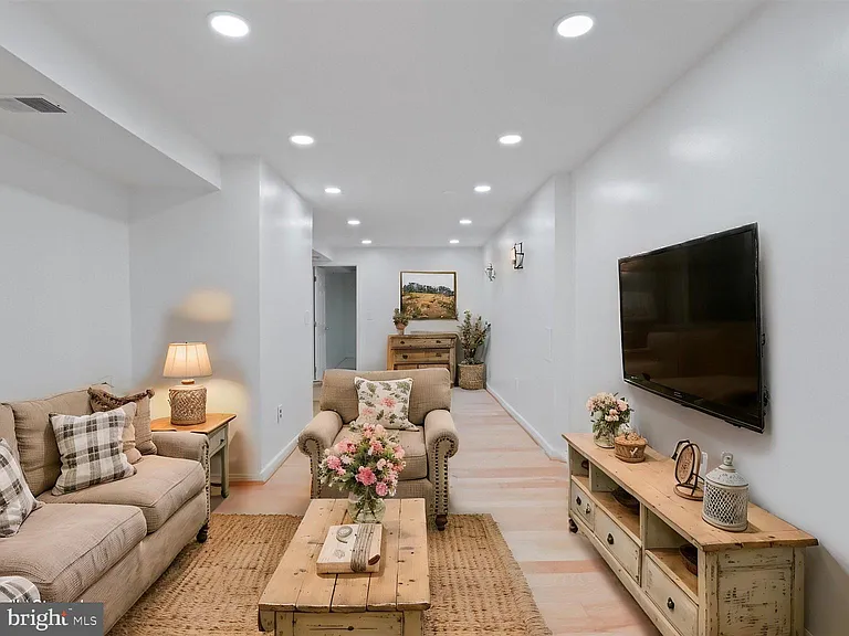 8463 Monarch Ct — Photo 62