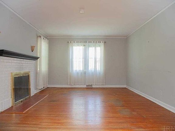 2nd image of 526 S Lincoln Park Dr