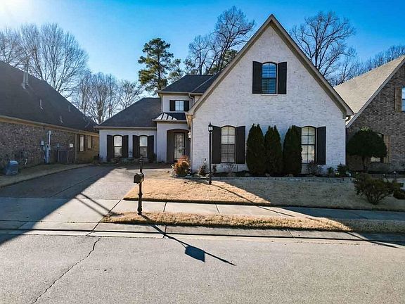3rd image of 3085 Walker Springs Dr