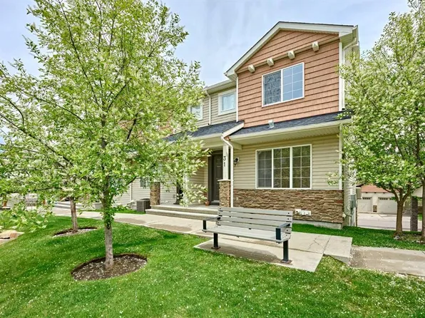 31 W Pantego Ln NW, Calgary, AB T3K 0T1