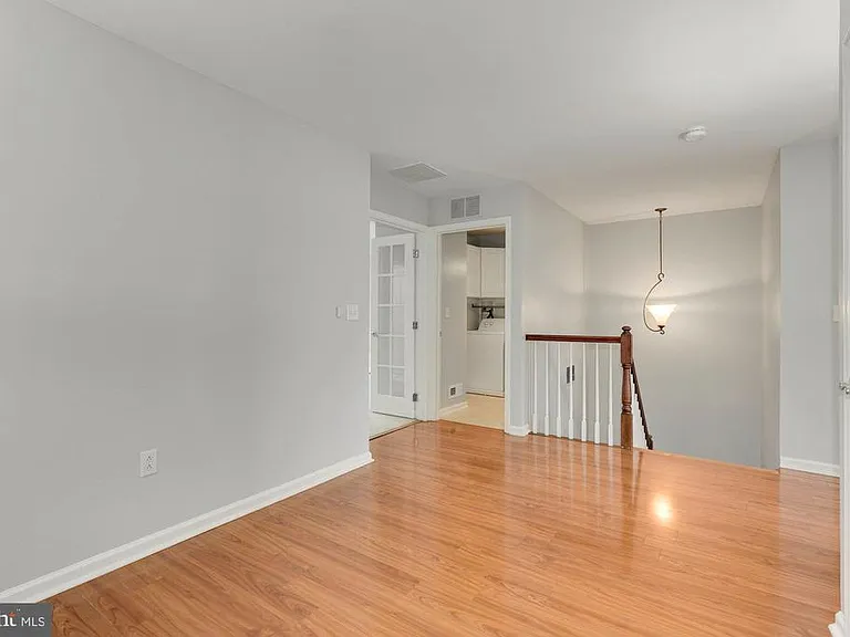345 Huntington Dr — Photo 17