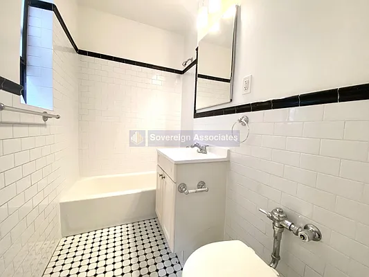 Rented by Sovereign Associates | media 6