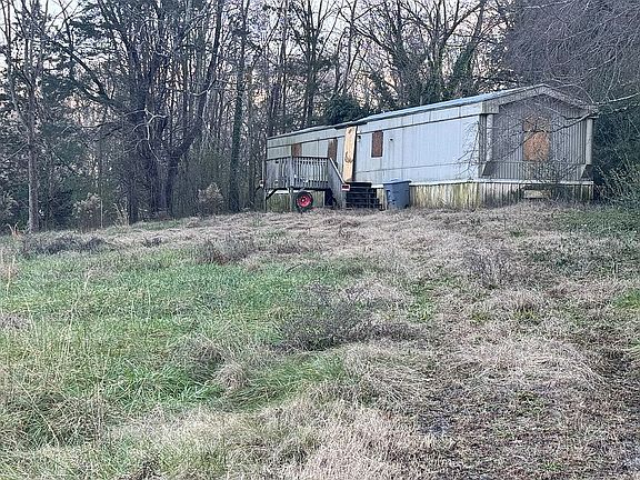 4th image of 3417 Gatewood Dr