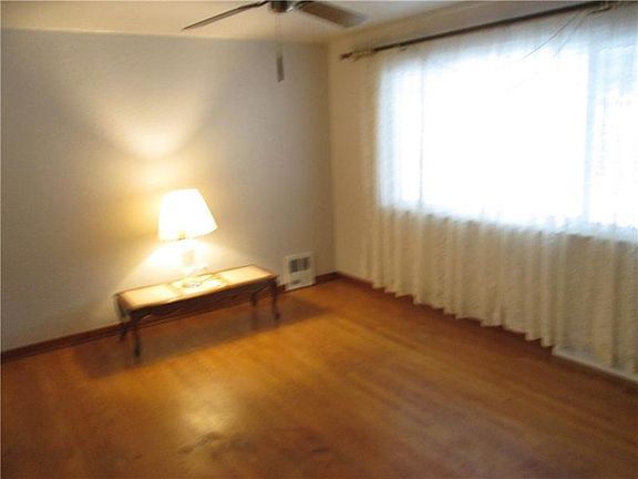 4th image of 109 Bernard Dr