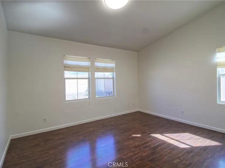 28422 Belleterre Ave — Photo 9