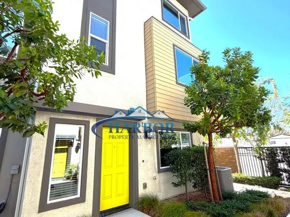 1215 Canoe Ln, Harbor City, CA 90710