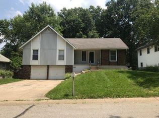 1312 SW 22nd St, Blue Springs, MO 64015