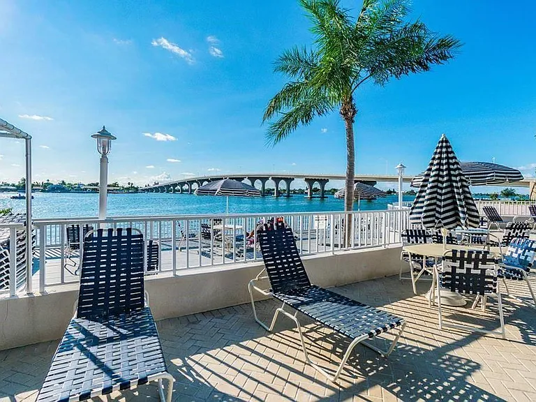 5901 Bahia Del Mar Cir #223 — Photo 23