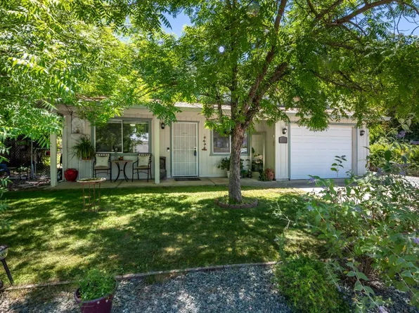 576 Cappella Dr, Diamond Springs, CA 95619