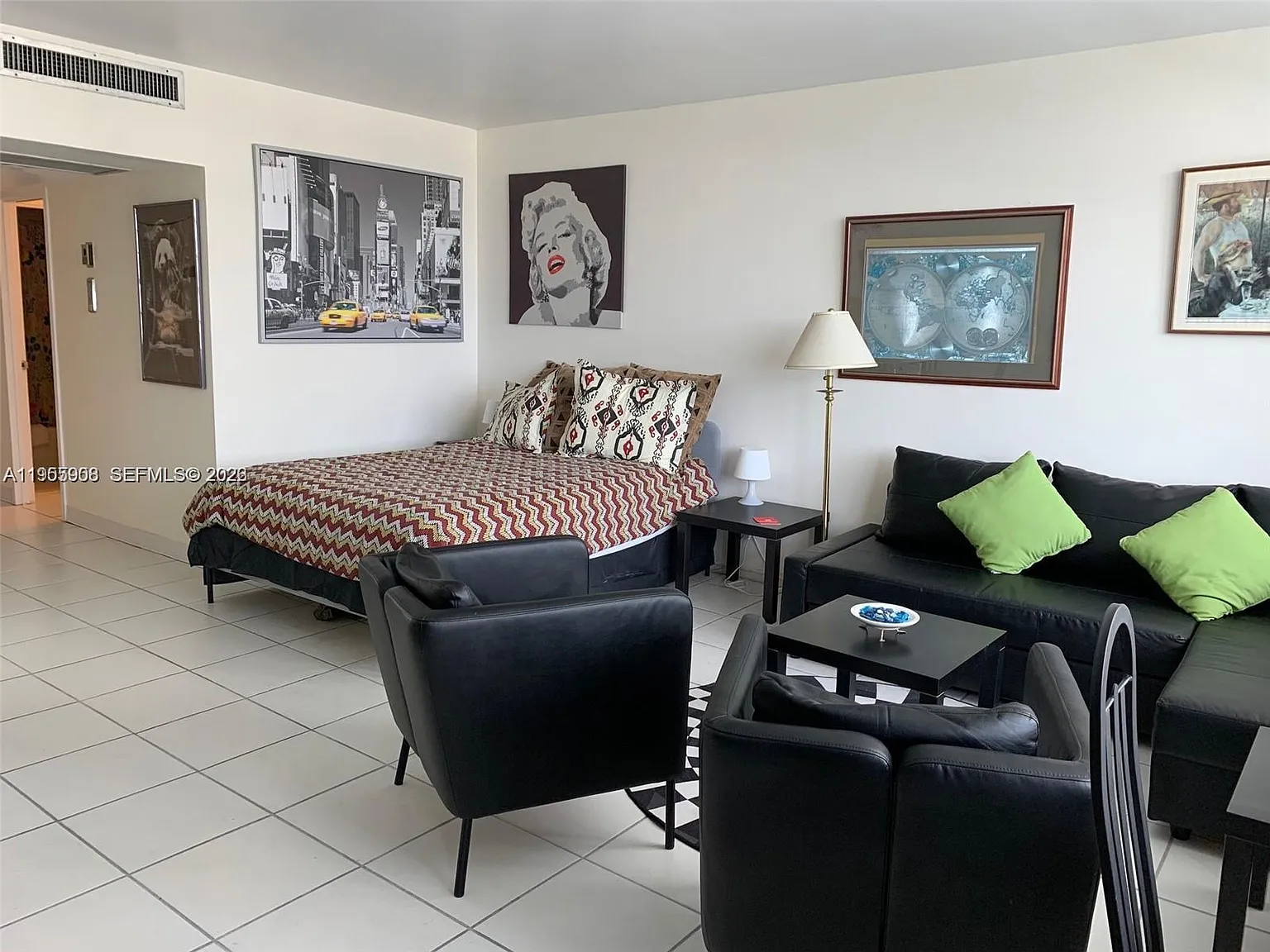 The Decoplage Condo — Photo 4
