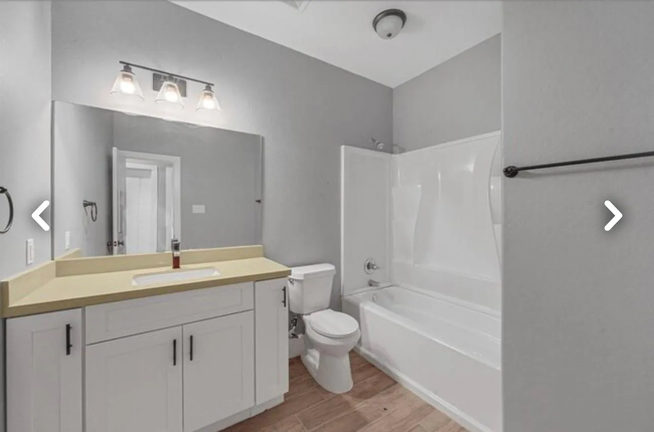 3 bed, 2.0 bath, 2263 sqft, $1,650 — Photo 4