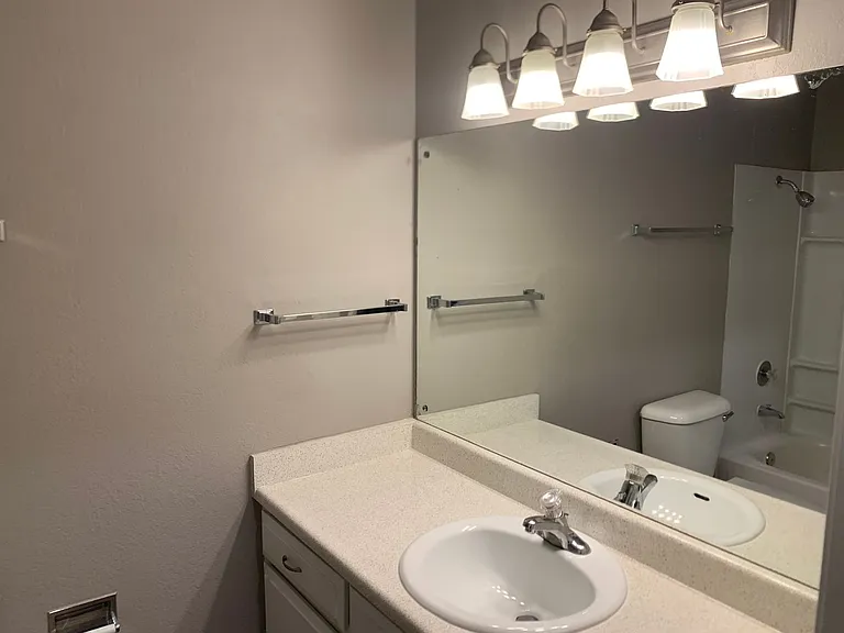 Sequoia Grove Apartments — Photo 11