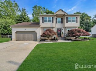 61 Lynn Ct, North Brunswick, NJ
