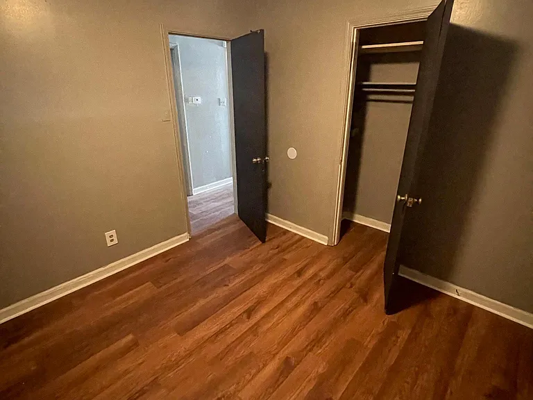 1161 Merchant St — Photo 6