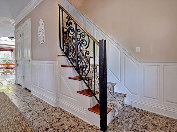 4th image of 44 Canterbury Ct