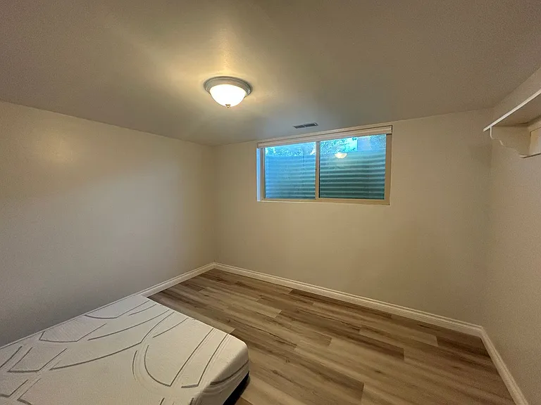 428 N 200 E — Photo 13