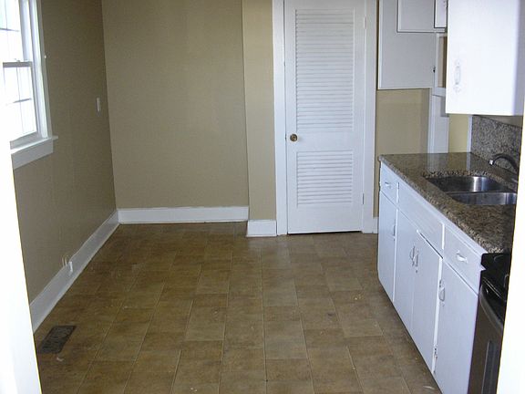 5th image of 822 Winona Ct