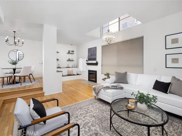 520 S Barrington Ave #116, Los Angeles, CA 90049