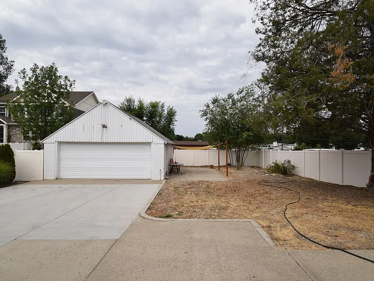 5806 S Highland Dr — Photo 21