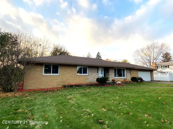 4055 N Wayside Dr, Saginaw, MI 48603