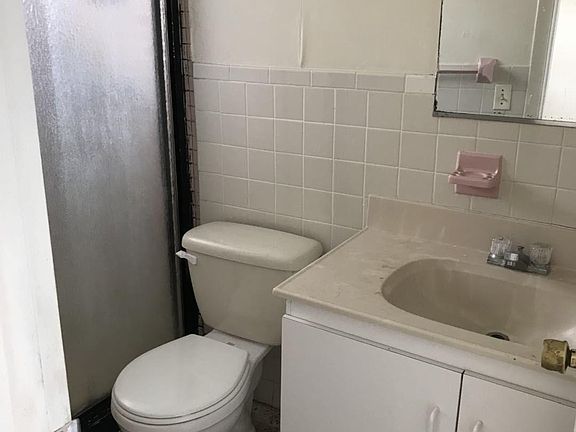 2nd image of 16891 NE 4th Ct
