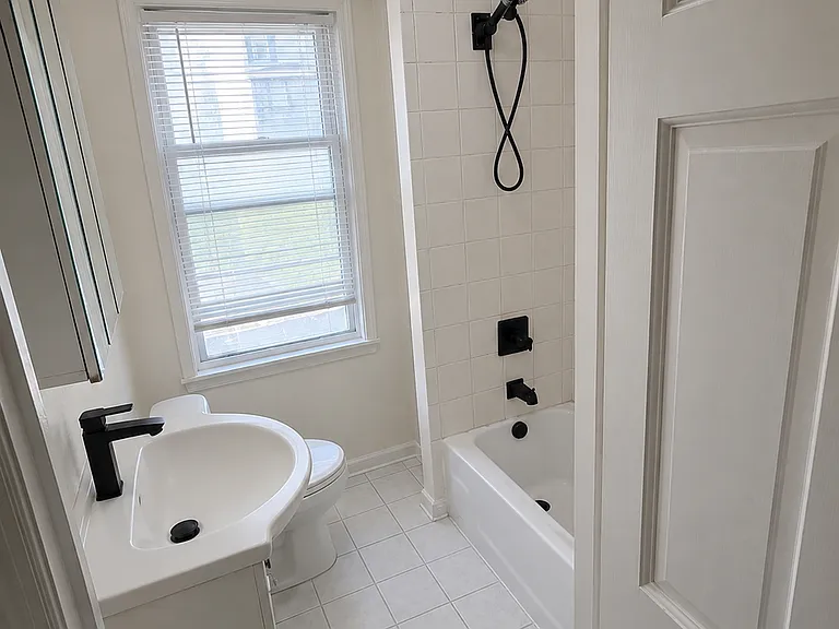 Full size bathroom on the second floor.