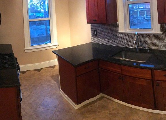 3rd image of 1066 E 98th St