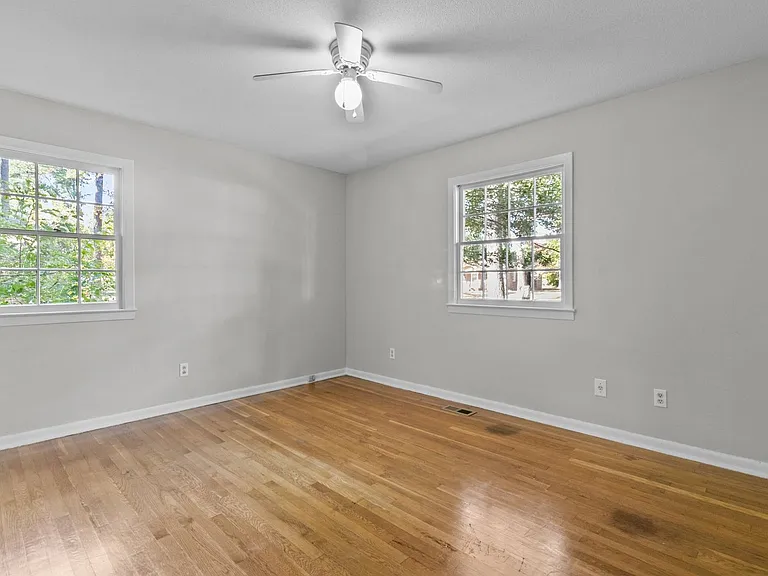 7505 Crown Ave — Photo 18