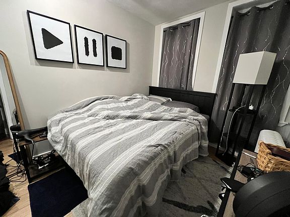 5th image of 220 Hanover St #27F