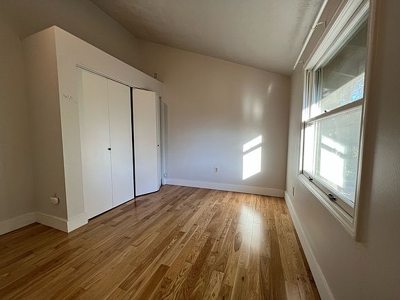 5th image of 2407 NE Skidmore St
