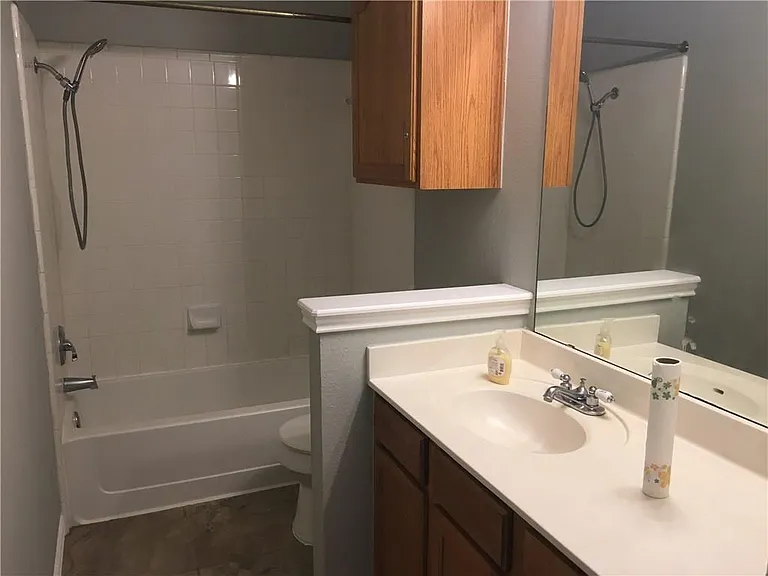312 Estate Dr — Photo 13