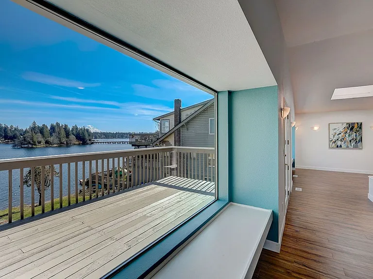 9721 Lake Steilacoom Dr SW — Photo 6