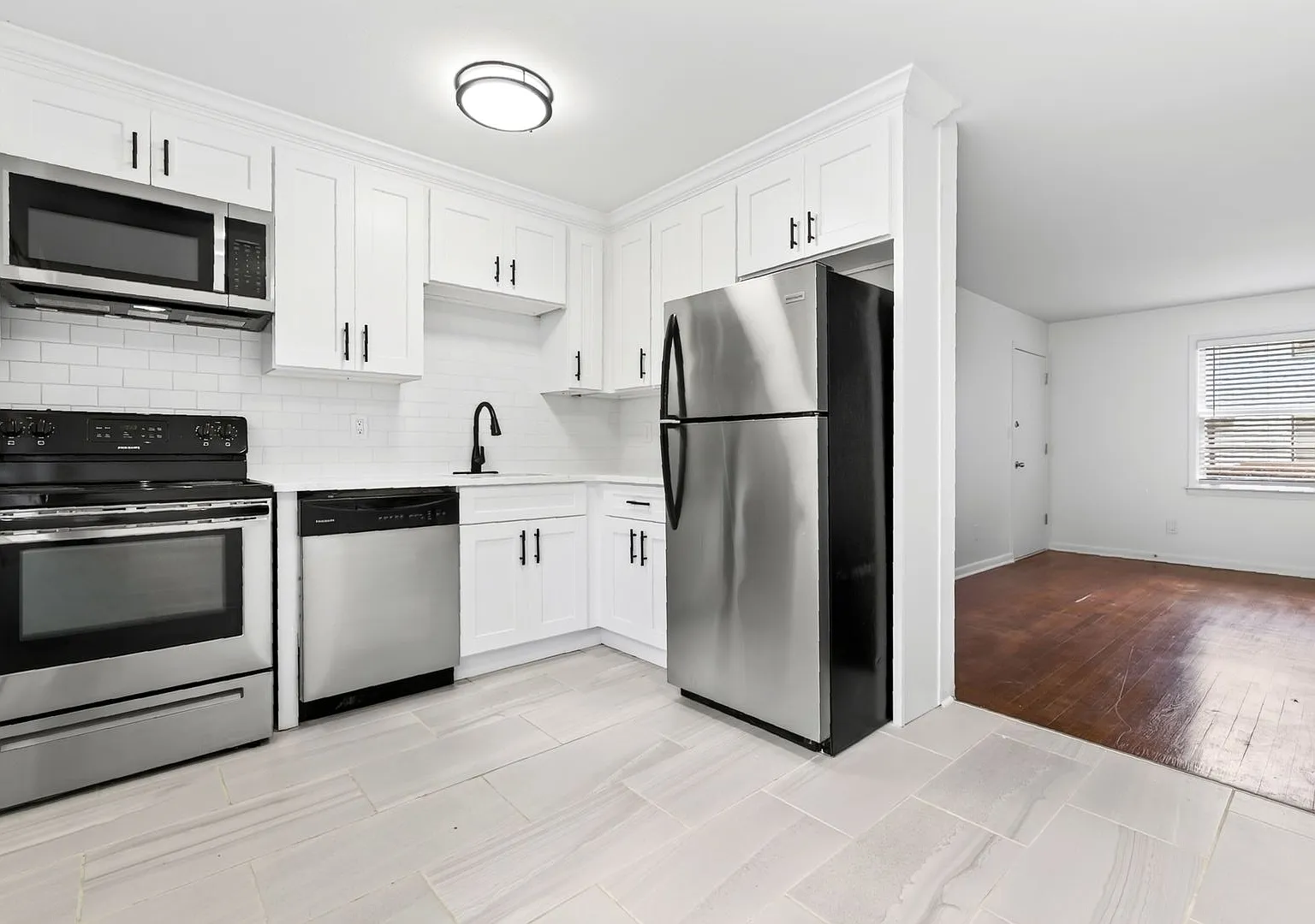 Charming 2bd/1ba Apartment — Photo 1