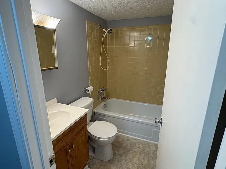 1740 Camden Rd — Photo 8