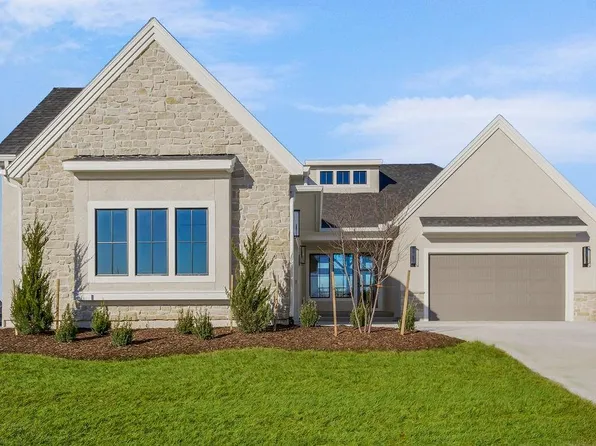 10856 S Shady Bend Rd, Olathe, KS 66061