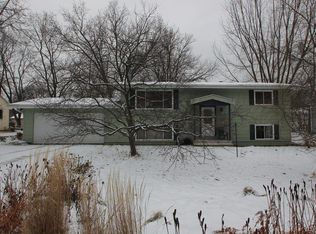 6463 50th St N, Oakdale, MN 55128