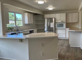 646 Lawelawe St, Honolulu, HI 96821