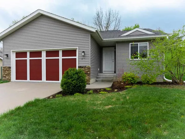 816 Olde McCabe Cir, Coralville, IA 52241