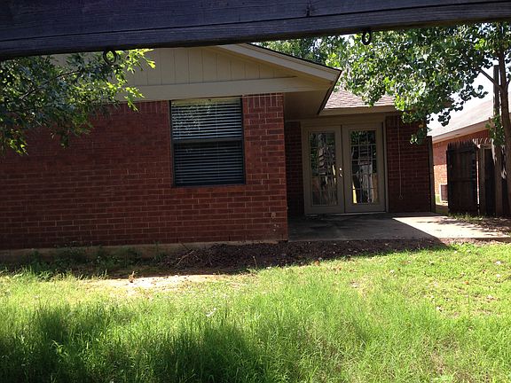 3rd image of 1801 Baron Dr