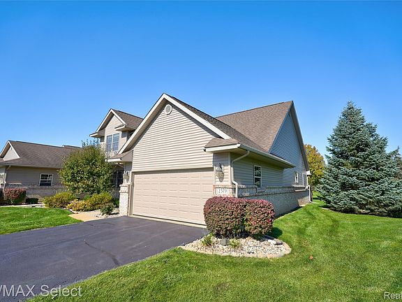 4th image of 2379 Crossings Cir