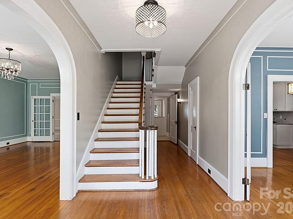 3rd image of 306 Union St S