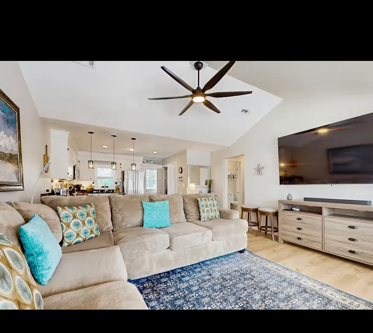 3 bed, 1200 sqft, $2,200 — Photo 4