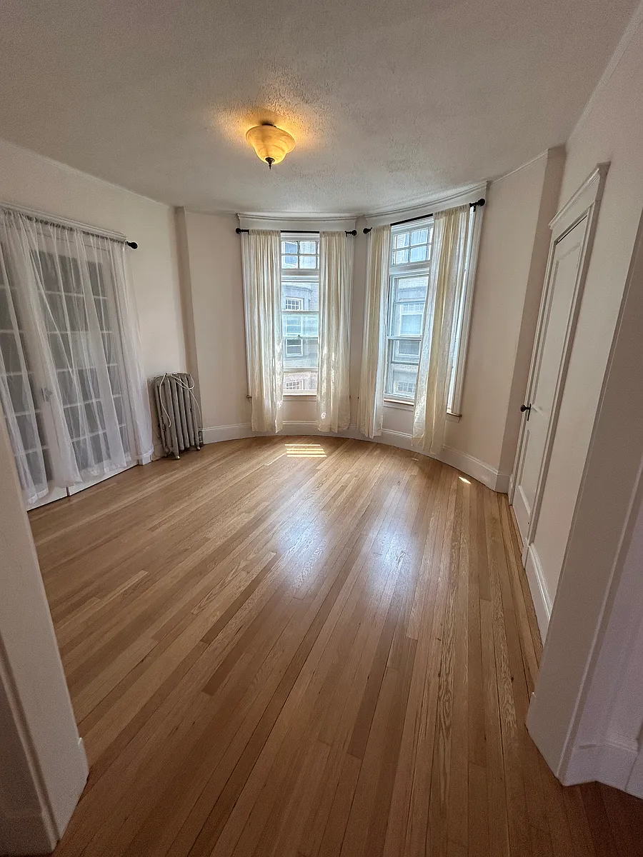 Living room - 1675 Beacon St